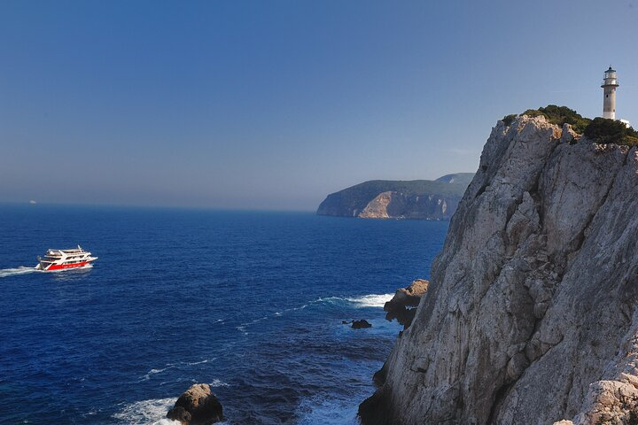 Cruise to unique views of Lefkatas Cape on the way