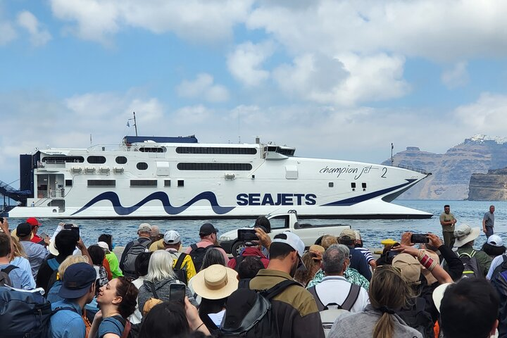 Economy Transfers From & To Santorini Port - Photo 1 of 5