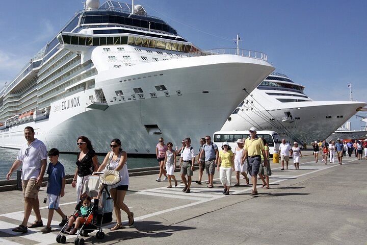 Cruise Port Disembarkation