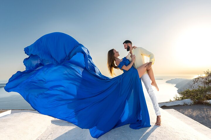 Flying Dress © Photoshoot in Santorini: Happy Birthday Package - Photo 1 of 25