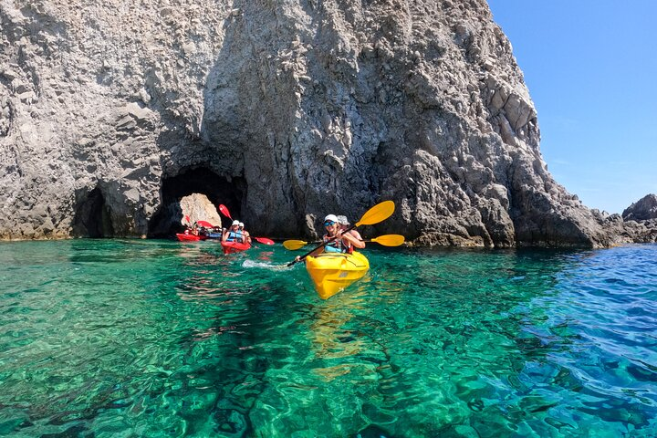 Kayaking Tour to the secrets of Milos - Photo 1 of 13