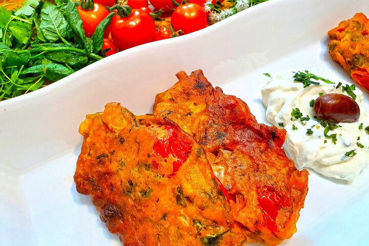 Ntomatokeftedes - Tomato Fritters