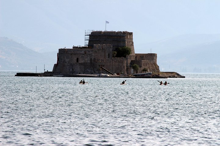 Paddle under the castles Palamidi, akropoli of Argos, Bourtzy island - Photo 1 of 8