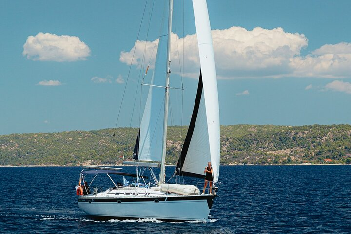 ROXANI sailing