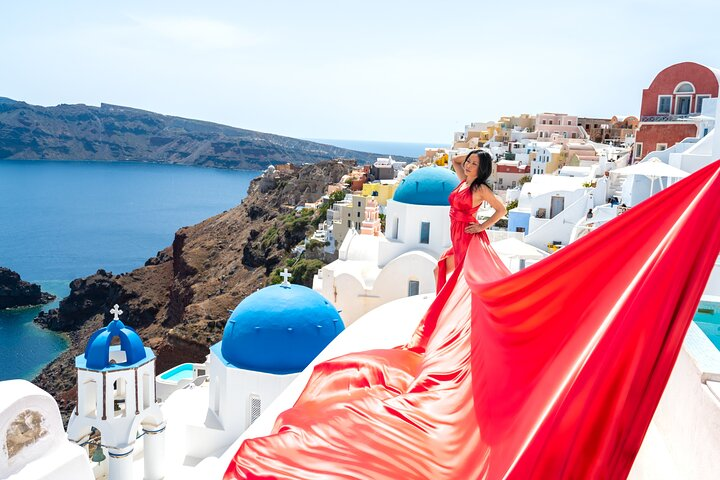 Private Flying Dress Photoshoot 2h in Santorini, pick up included - Photo 1 of 25