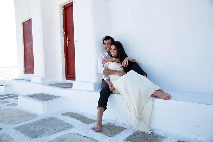 Private Photo Session with a Local Photographer in Thessaloniki - Photo 1 of 9