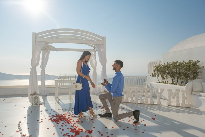 Proposal Photoshoot Santorini - Photo 1 of 10