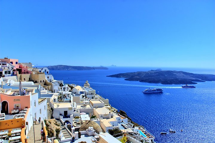 Santorini shared transfer - Photo 1 of 6