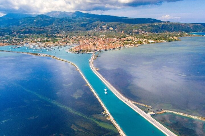 Transfer Preveza/Lefkas Airport to/from Lefkada Town - Photo 1 of 6