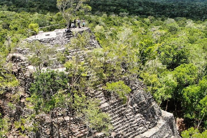 4-Day Maya Trek To 3 Archeological Sites From Flores: Uaxactún + Tikal + El Zotz - Photo 1 of 20