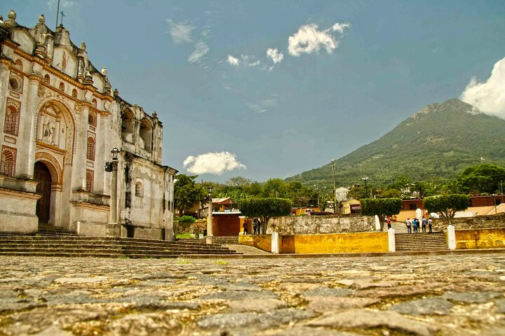 Main square in San Juan del Obispo 1563.