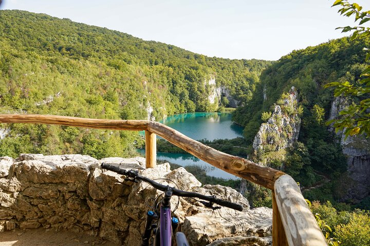 E-Bike tour Plitvice Big Waterfall Viewpoints & Tito's Villa - Photo 1 of 5