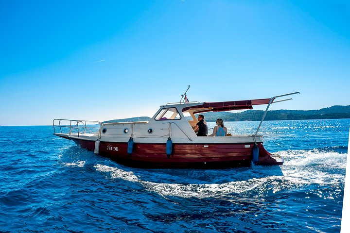 Private boat tour- explore the islands, find hidden caves and try snorkelling  - Photo 1 of 9