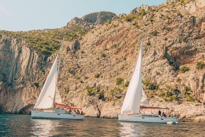 hvar sailing