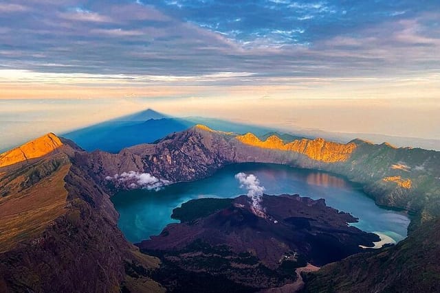 3D/2N Rinjani trekking summit,lake and hot springs. - Photo 1 of 10