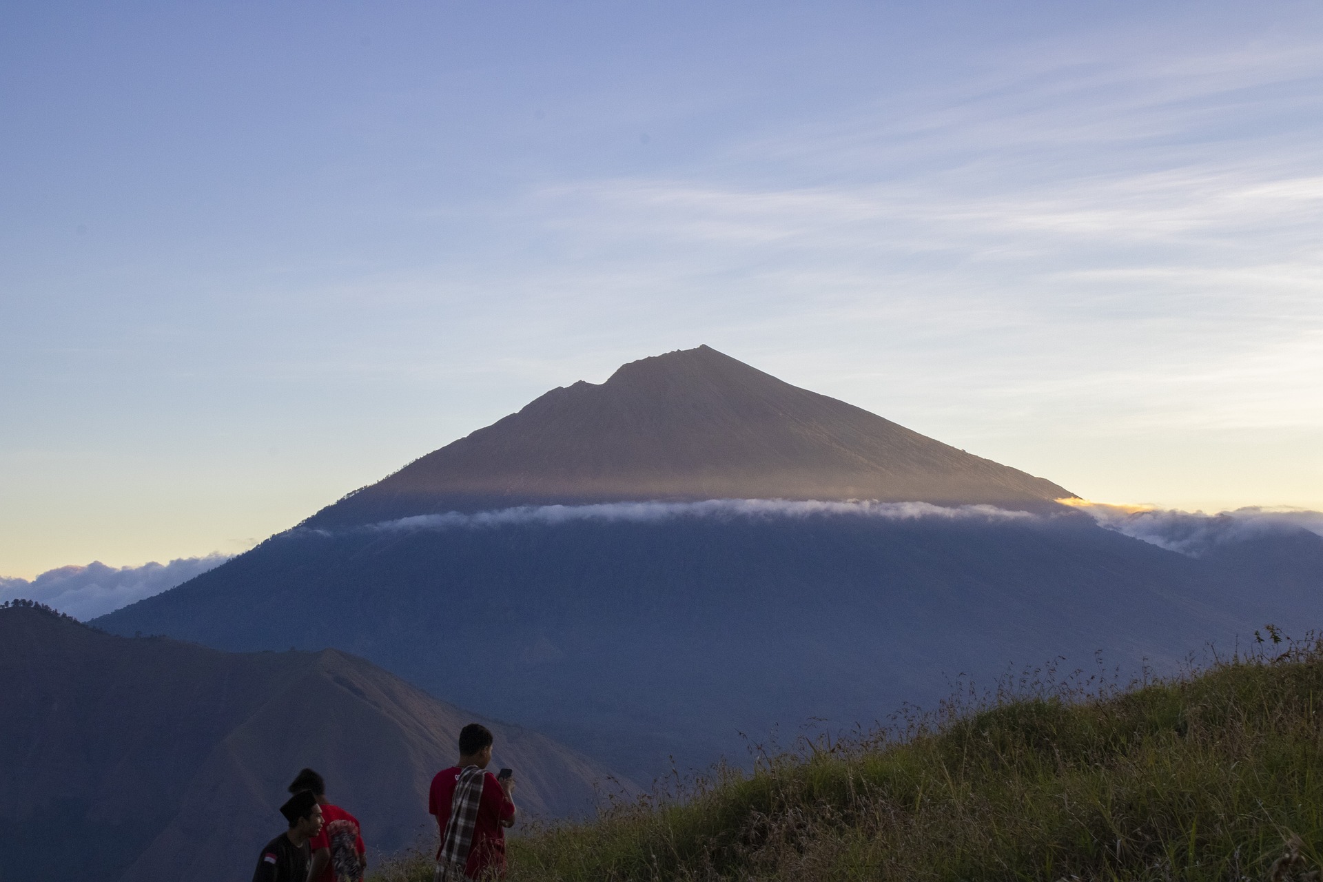 4D3N Mount Rinjani Summit Trekking Tour - Photo 1 of 11