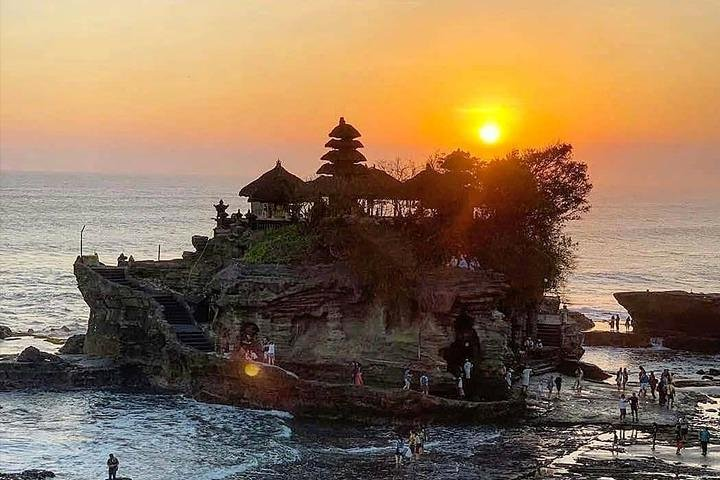 Bedugul & Beauty of Tanah Lot Temple - Photo 1 of 4