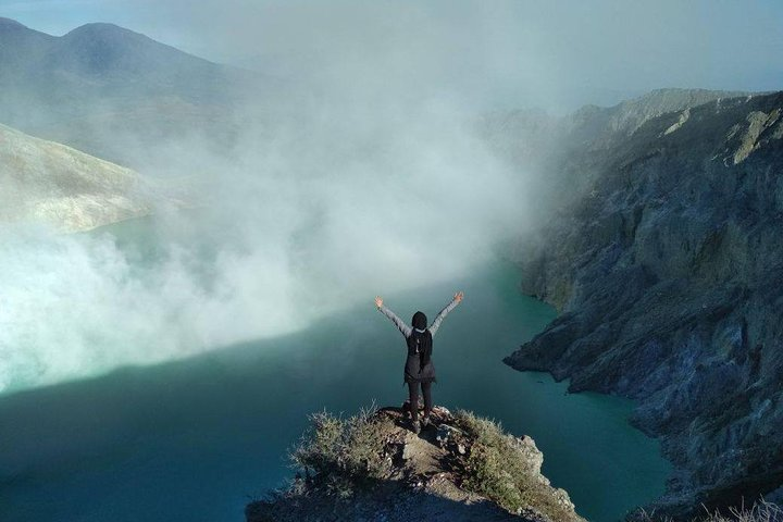 Sunrise point at Ijen crater