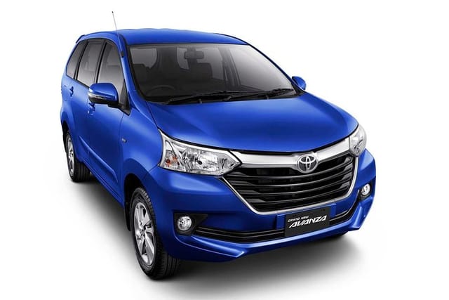 Car Rental With Driver 8-10 hours Tour - Minivan Toyota Avanza - Photo 1 of 4