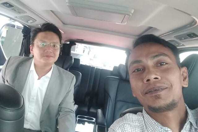 CHauffeur Drive Jakarta With Driver Speaking English - Photo 1 of 9