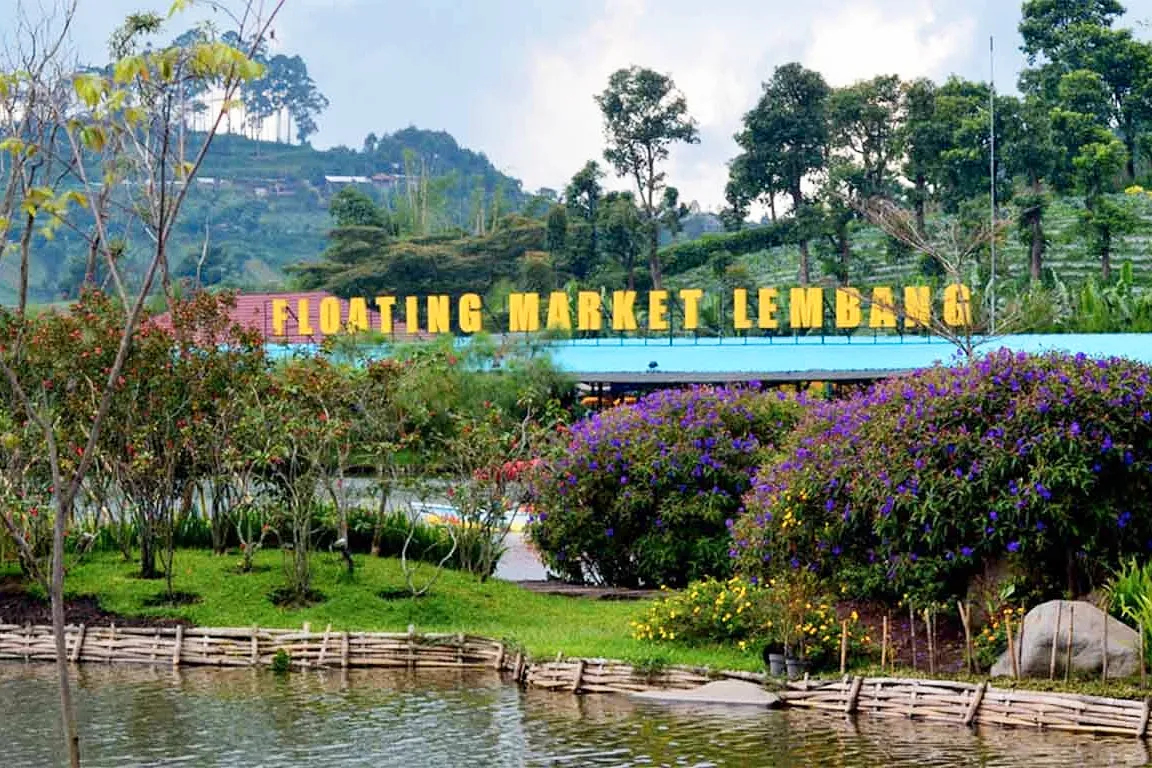 Floating Market Lembang in Bandung - Photo 1 of 6