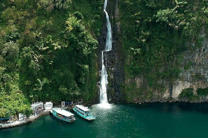 Half-Day Samosir Island Hopping by Boat - Photo 1 of 5