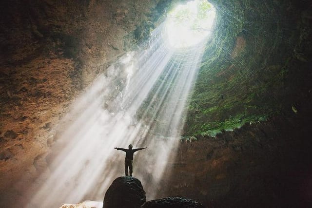 Jomblang cave 