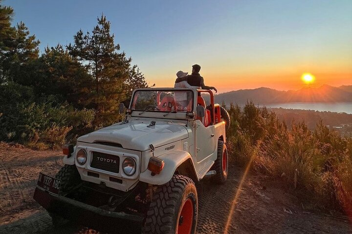 While on the Jeep sunrise point 