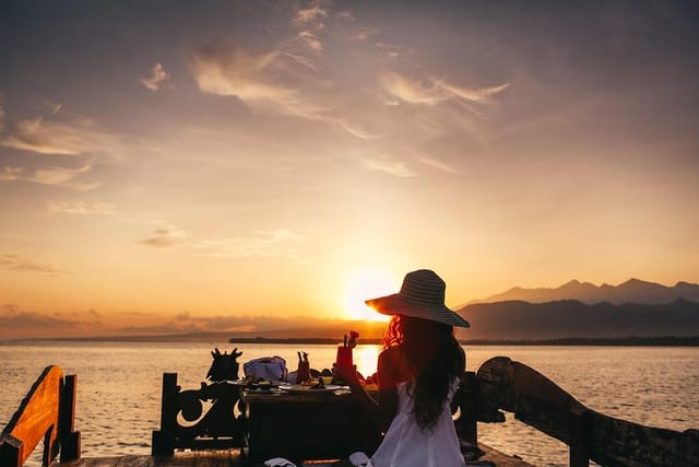 Mount Rinjani Magic: Romantic Sunrise Breakfast Cruise - Photo 1 of 7