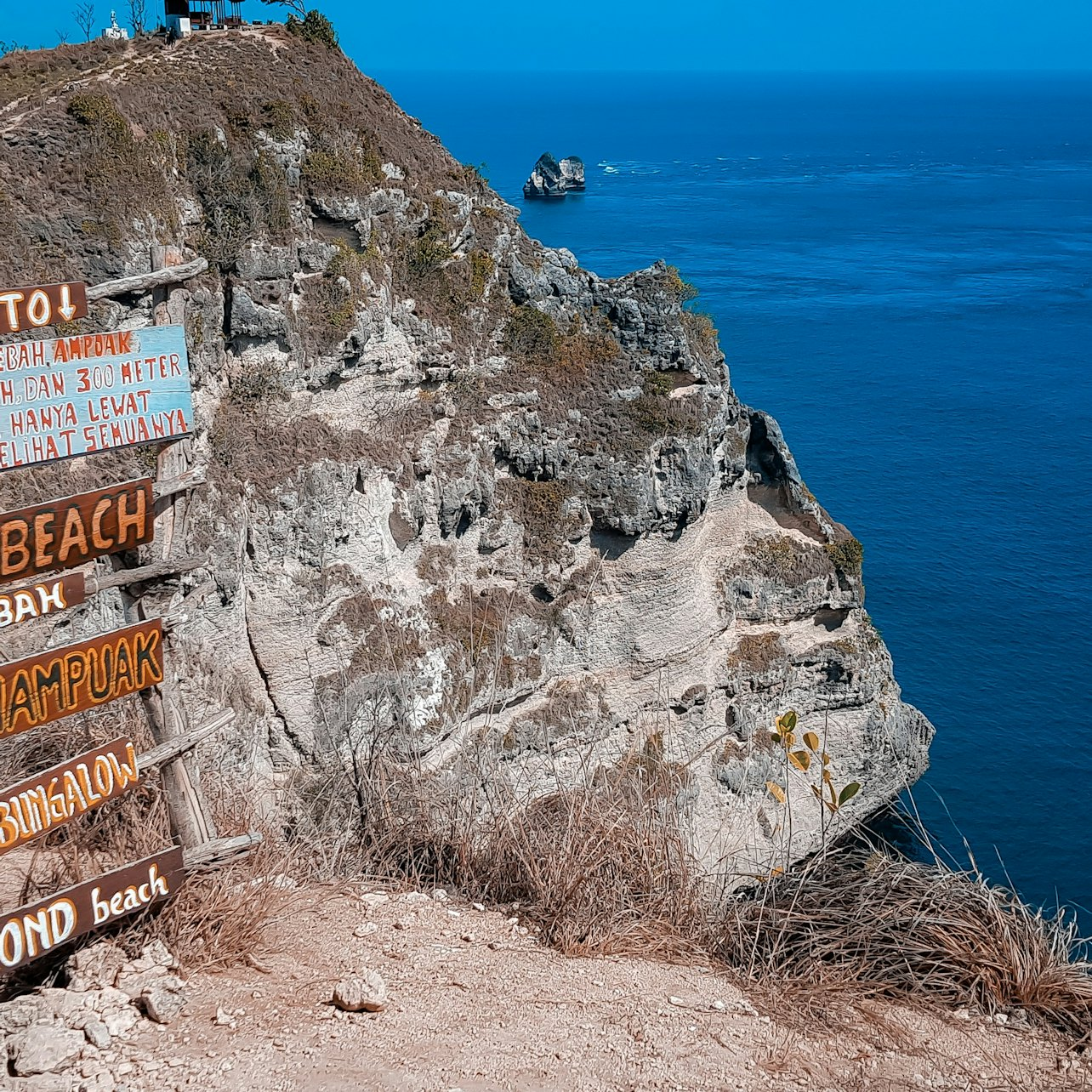 Nusa Penida: Atuh Beach & Diamond Beach Tour - Photo 1 of 7