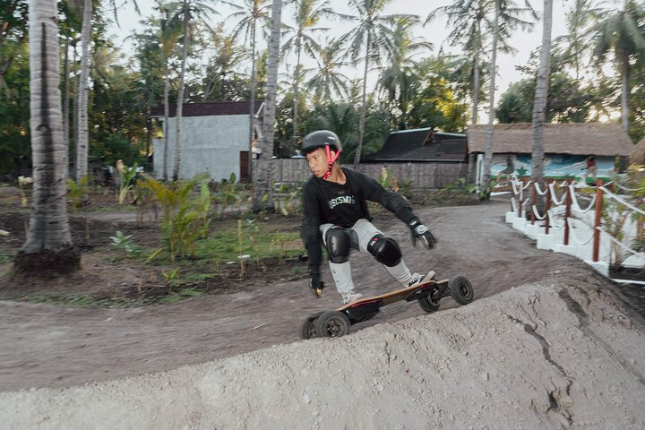 Off Road Electric Skateboarding in Jalan Kelapa - Photo 1 of 10