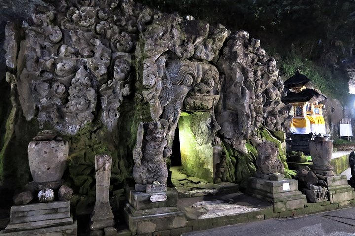 One Day Tour Bali - √Goa Gajah √Penolakan Kintamani √Besakih √Kerthagosa  - Photo 1 of 6