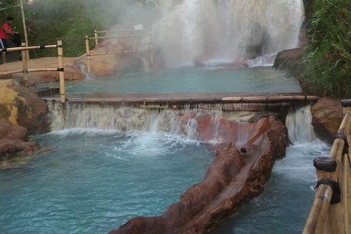 Curug Cipanas nagrak Hot spring