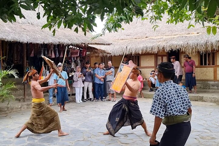 Gebung Ende ( Sasak Stick Fight )