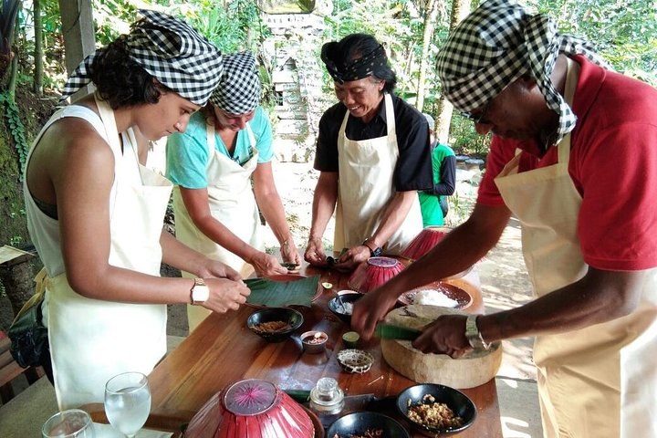 Sidemen Cooking Class - Photo 1 of 4