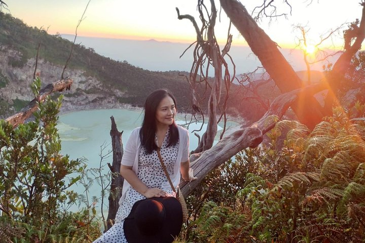 Sunrise Trekking At Sunan Ibu Kawah Putih - Photo 1 of 7