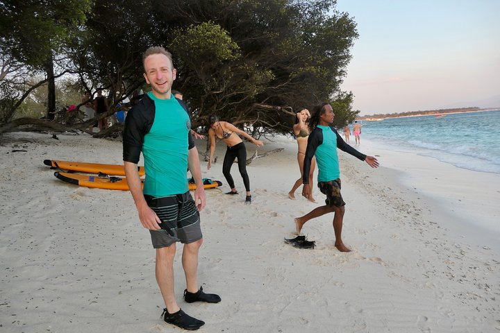 Surf Lesson Gili Trawangan - Photo 1 of 12