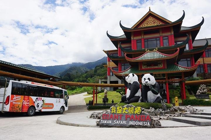 TAMAN SAFARI INDONESIA, Private tour with Guide and Lunch - Photo 1 of 8