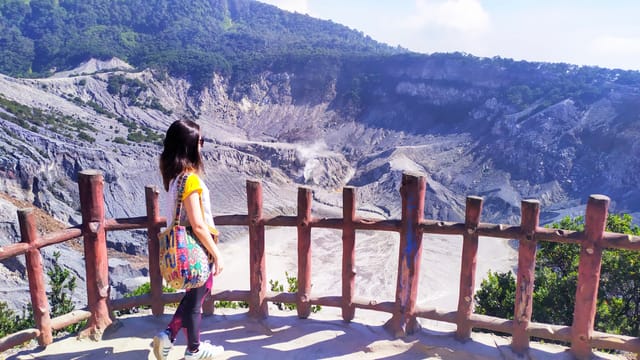 万隆的 Tangkuban Perahu 火山口之旅 - Photo 1 of 5