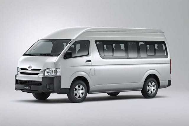 Toyoat HiAce 14 seats