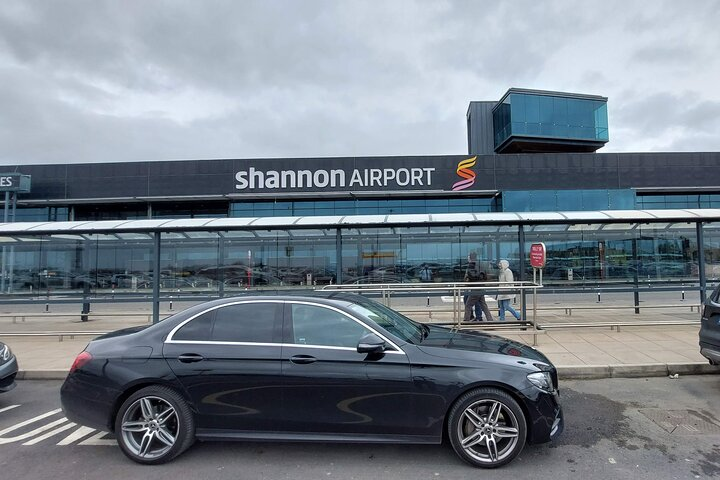 Shannon Airport to Cliffs of Moher Private Chauffeur Driven Car Service.