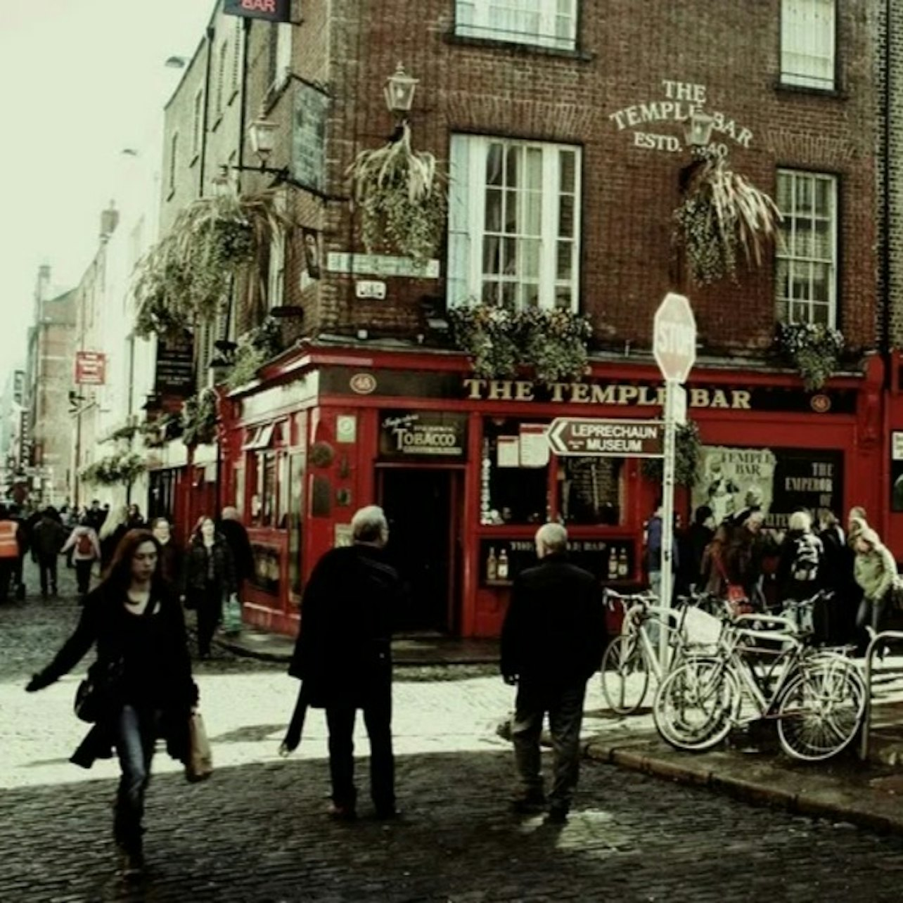 "The Murder at Temple Bar: Interactive Mystery Hunt in Dublin" - Photo 1 of 5