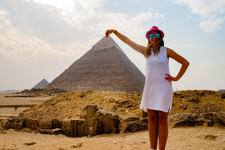 Holding the Pyramids of Giza 