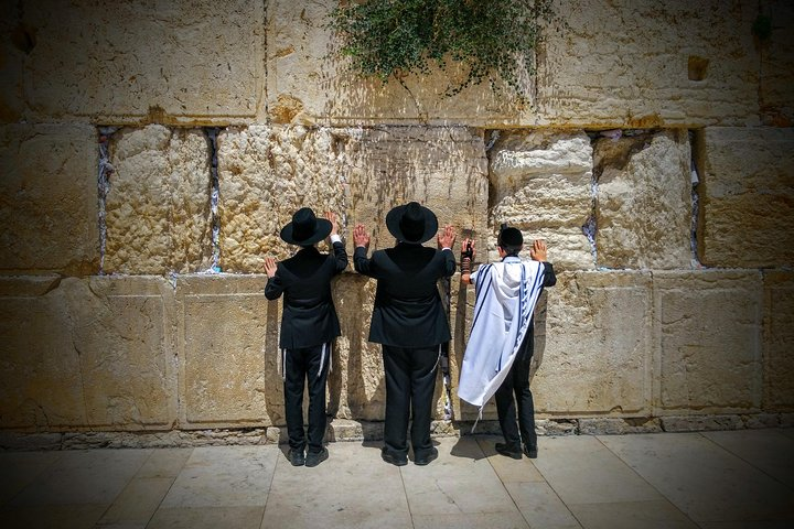 Jews praying at the Western Wall