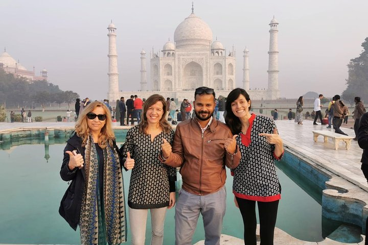 Agra Car tours - Photo 1 of 7