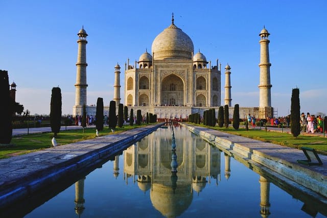 Agra Private Trip From Delhi By Express Train with Lunch 