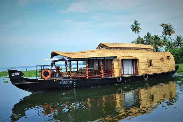 alleppey-village-and-canal-cruise-in-houseboat-from-kochi_1