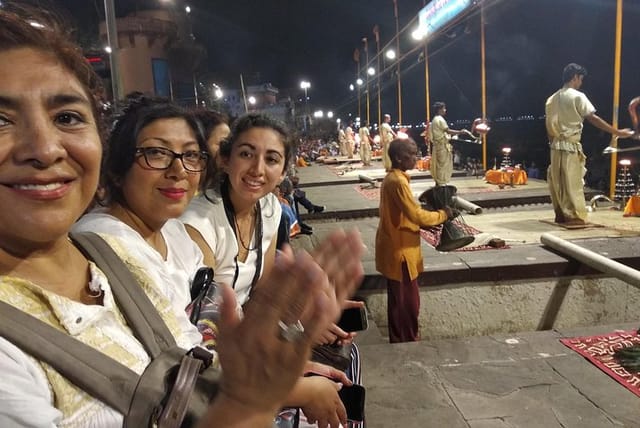 evening-ceremony-of-ganges-in-varanasi-with-official-tour-guide_1