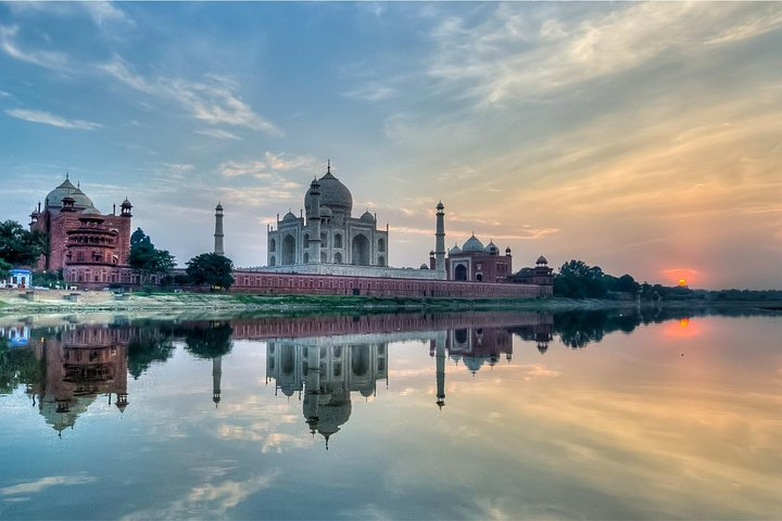 Private Taj Mahal Agra Overnight Tour from Delhi