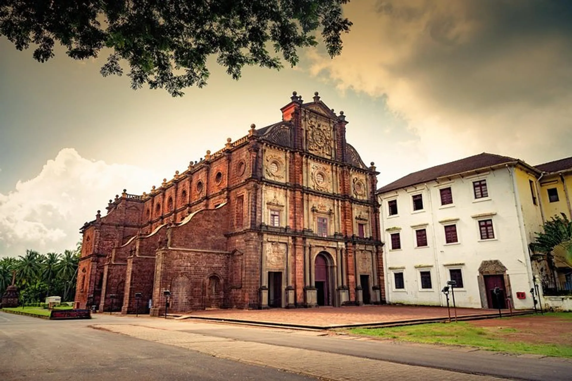 Goa Walking tour: History, Culture, Art and architecture in Goa 